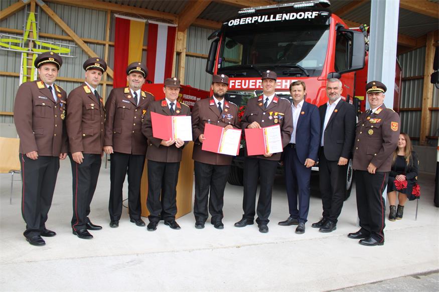FF Oberpullendorf: Neubau und drei tonnenschwere „Kameraden“ gesegnet