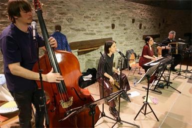 Die Band IDEMO zeigte, wie traditionelle Lieder in moderner Version klingen können.