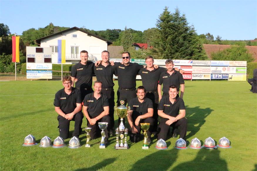 Die Bewerbsgruppe der Freiwilligen Feuerwehr aus Karl holte beim Bezirksfeuerwehrleistungsbewerb wieder einmal den Sieg in Bronze.