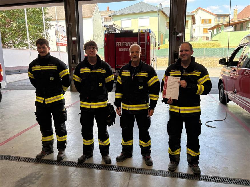 Die Brüder Thomas und Nico und Vater Hubert Mihalits absolvierten gemeinsam mit Hannes Schneeberger die schweißtreibende Prüfung.