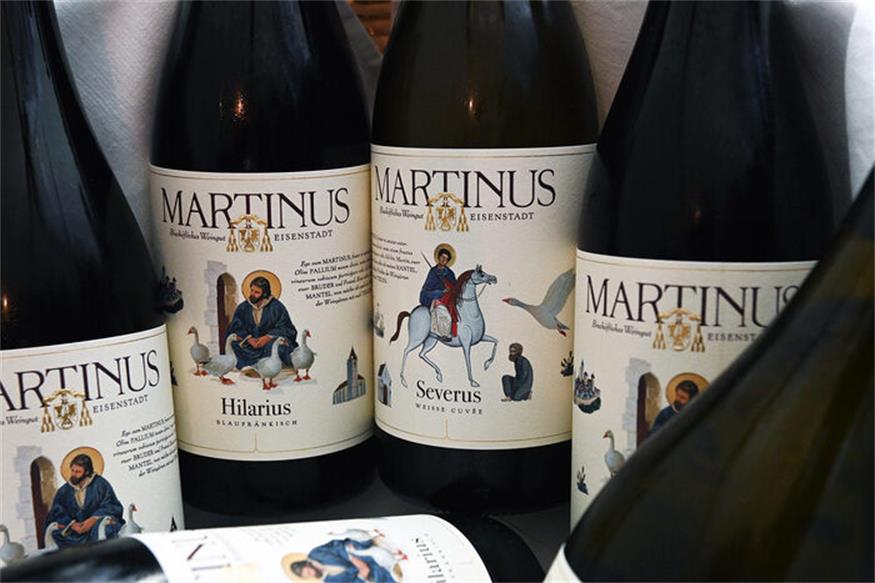 Die Diözese präsentierte den  neuen Rotwein  mit Namen „Hilarius“. 