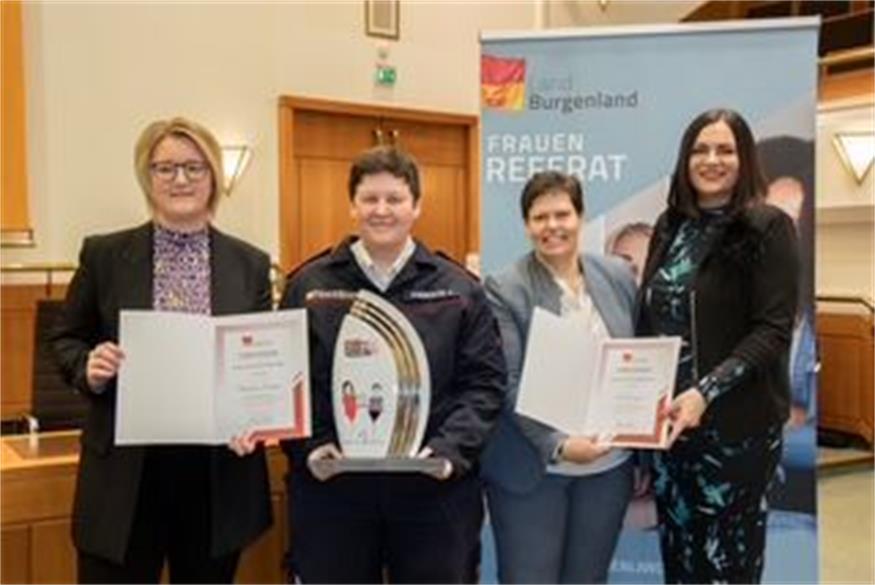 Klingenbacher Feuerwehrfrau Julia Ivancsits  ausgezeichnet