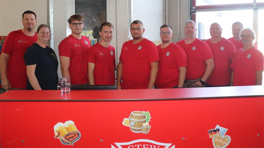 Die FF Mattersburg hatte beim Oktoberfest alle Hände voll zu tun. An der Bar schenkten unter anderem aus: Christian, Tatjana, Simon, Mario, Wolfgang, Martin, Michael, Franz, Gerhard und Gerhard.