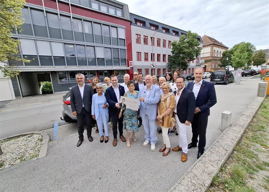 Die Familie des früheren Landeshauptmannes Theodor Kery stand beim Festakt im Mittelpunkt. Die Landes-SPÖ beging die Umbenennung des Hauses mit offenen Türen.
