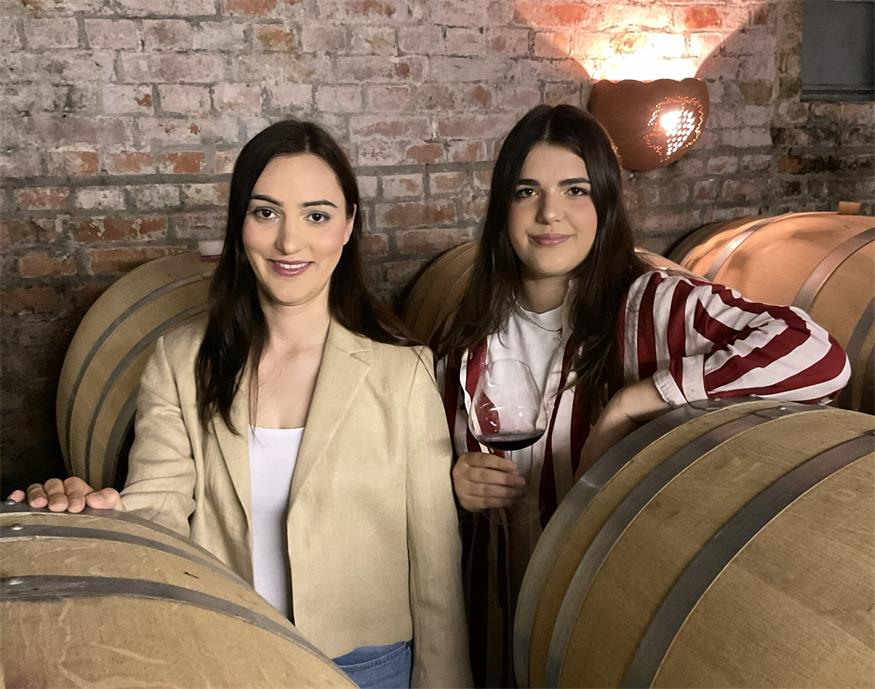 Die Familie von Julia und Anna Heinrich ist bereits seit dem 18. Jahrhundert im Weinbau verwurzelt.