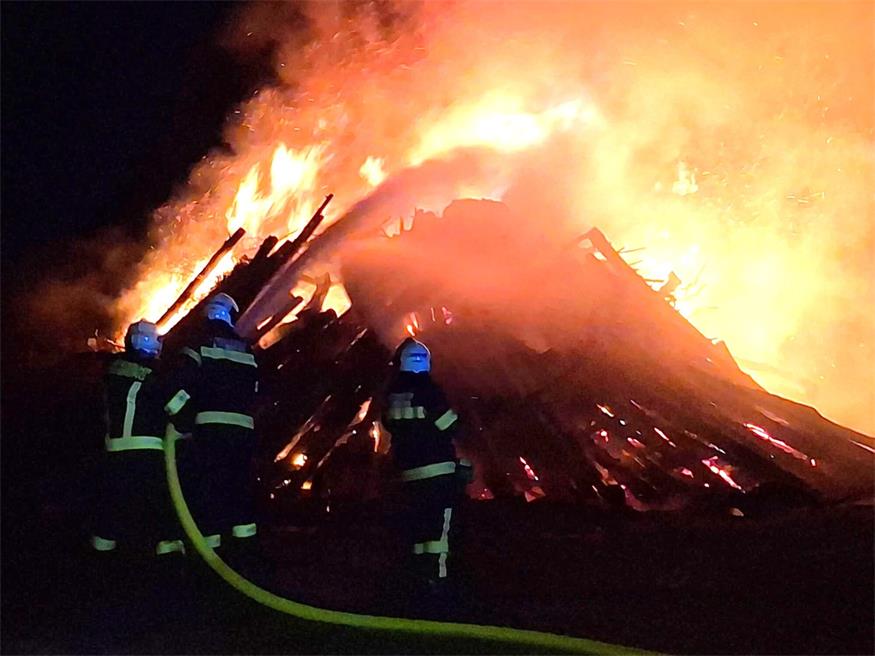 Die Feuerwehr Steinberg konnte nach zwei Stunden intensiver Löscharbeiten "Brand aus" geben.