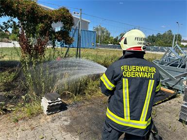 Die Feuerwehr nahm noch Nachlöscharbeiten vor. 