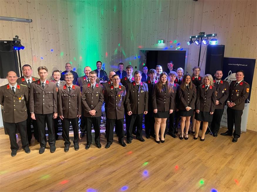 Die Freiwillige Feuerwehr Tschurndorf feierte mit den Gästen eine stimmungsvolle Ballnacht.
