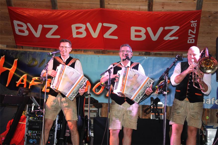 Partytime hoch drei beim Waldfest in Langeck