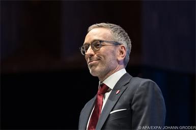 Die IKG gab sich nach seinen Worten zurückhaltend