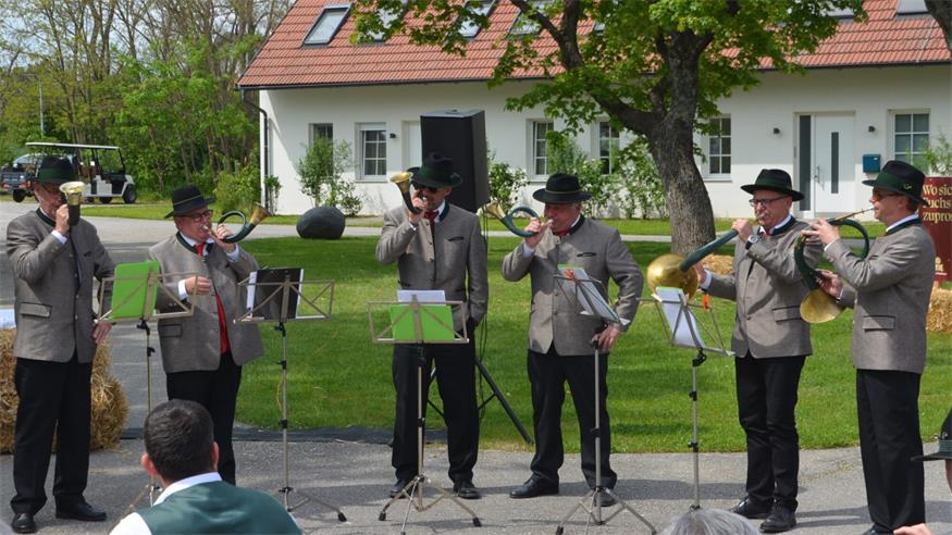 Signale, Fanfaren und Polkas