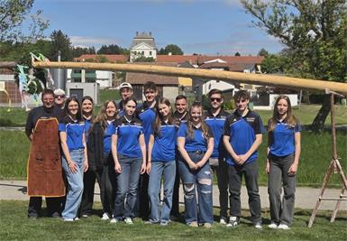 Die Jugend Nebersdorf freute sich über das gelungene Maifest. 