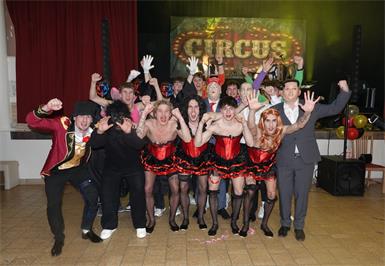 Die Kicker des traditionsreichen Burgenlandligisten ASK Horitschon-Unterpetersdorf tauschten am vergangenen Wochenende die „Packler“ gegen Kostüme von Freakshow-Gestalten und Zirkus-Helden.