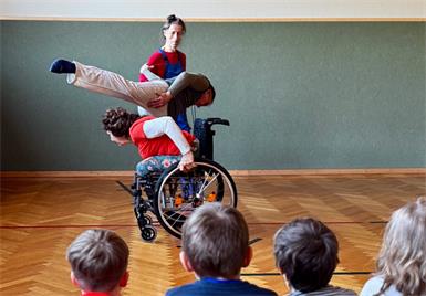 Die Kids zeigten sich von der inklusive Tanz-Performance begeistert.