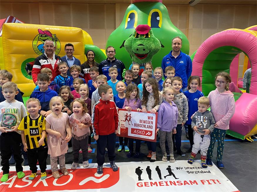 Die Kinder freuten sich über die zusätzliche Portion Bewegung in der Sport- und Kulturhalle in Neutal.