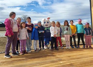 Die Kinder genossen das Osterfest am Alpakahof in Neuberg. 