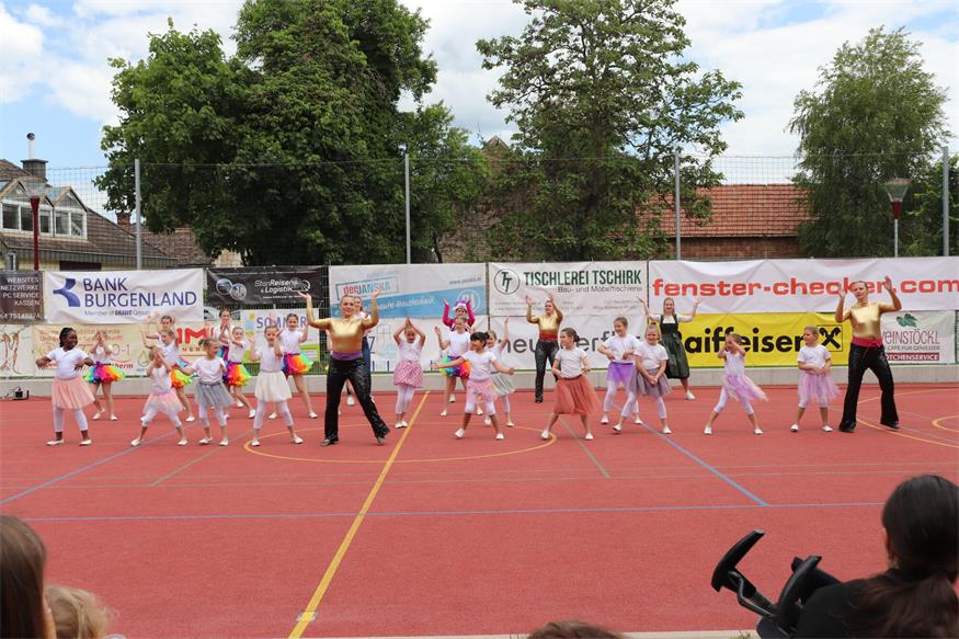 Akrobatisch: Schauturnen der „Sportunion Neudörfl Sektion Gymnastik“