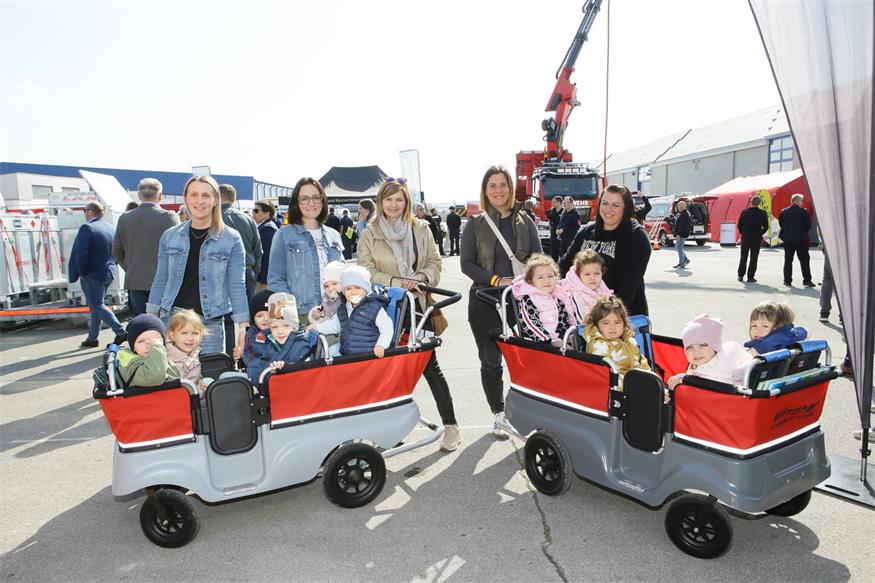 Die Kinderkrippe Oberwart besuchte die Signalmesse in der Messehalle. 