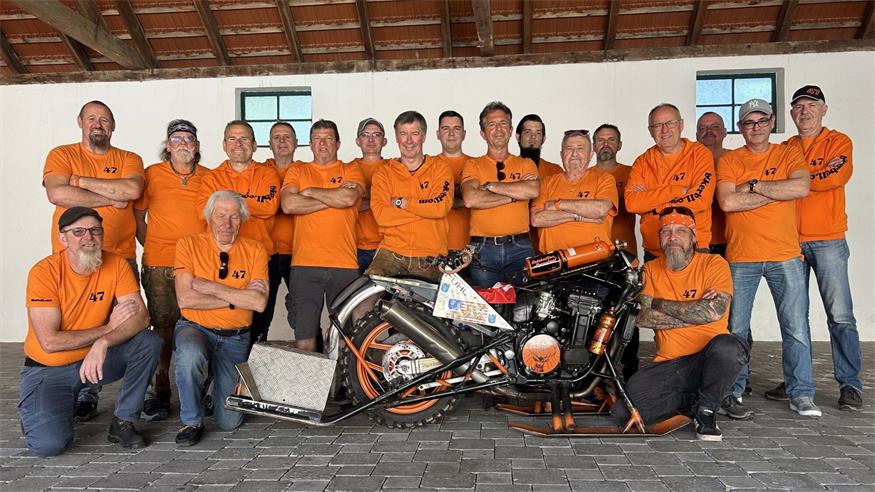 Die Mitglieder des Motorradstammtischs "Die Gänse".