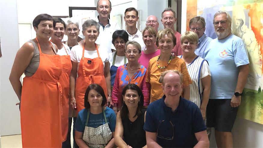 Die Pfarrcaritas Gruppe "Wir für Euch" lädt herzlich zum Caritas Buschenschank nach Großpetersdorf.
