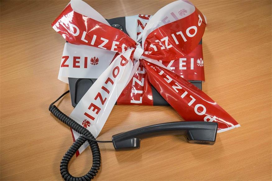 Die Polizei warnt: Derzeit rufen wieder Täter vorwiegend ältere Personen an und stellen sich als Kriminalpolizei bzw. Interpol vor.