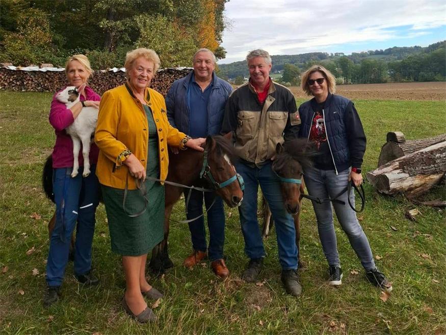 Die Ponys mit ihren Paten.
