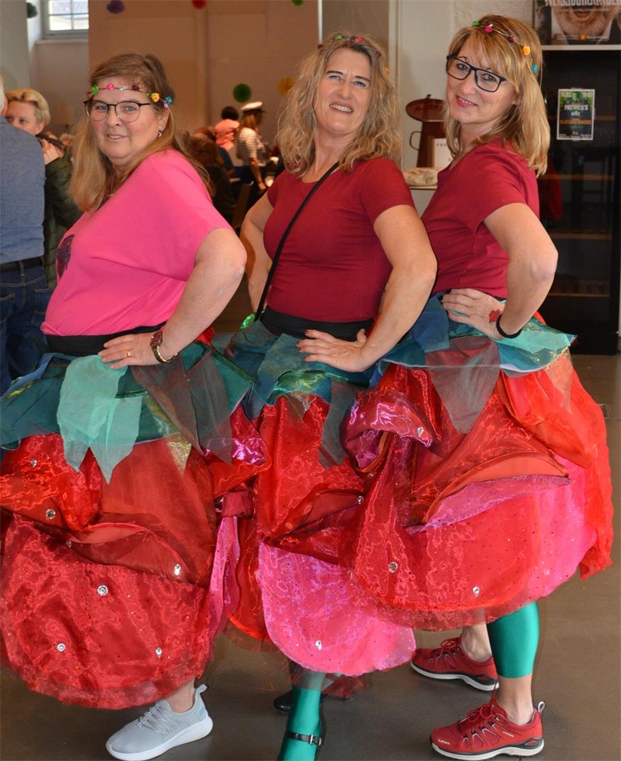 Kunterbunte Premiere für Donnerskirchener „Ollitog Ball“