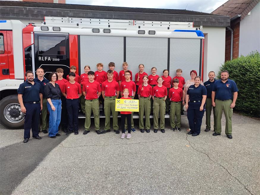Die SPÖ-Frauen Mischendorf übergaben den Reinerlös des Kindermaskenballs an die Jugendfeuerwehren Mischendorf, Rohrbach und Neuhaus und gratulierten gleichzeitig zu den erfolgreichen Leistungen beim Jugendfeuerwehrwettkampf in Schachendorf.