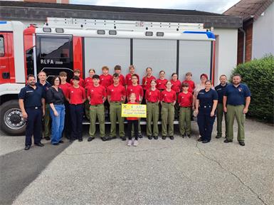 Die SPÖ-Frauen Mischendorf übergaben den Reinerlös des Kindermaskenballs an die Jugendfeuerwehren Mischendorf, Rohrbach und Neuhaus und gratulierten gleichzeitig zu den erfolgreichen Leistungen beim Jugendfeuerwehrwettkampf in Schachendorf.