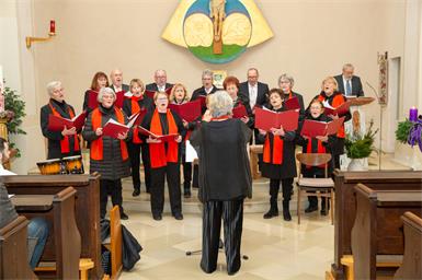 Die Sängerinnen und Sänger begeisterten mit ihrem Weihnachtskonzert in Heiligenkreuz. 