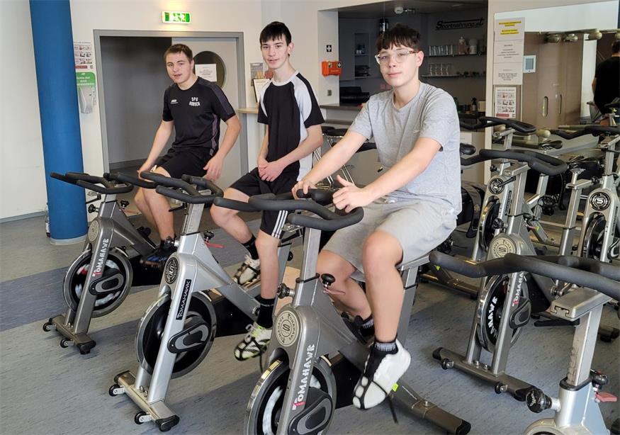 Die Schüler wie Moritz, Rafael und Julian trainierten auch im Fitnessstudio des Vinea Resorts Ritzing.