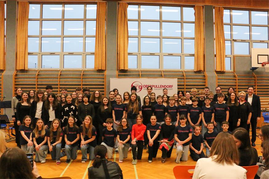 Die Schülerinnen und Schüler des Gymnasiums Oberpullendorf die mit ihren Professorinnen und Professoren für die musikalische Unterhaltung der zahlreichen Gäste sorgten.