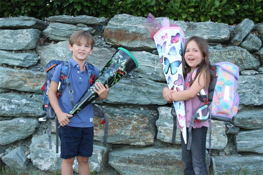Die Schultüte steckt voller Überraschungen! Mit großer Vorfreude starten die Taferlklassler wie Theo und Hanna aus Oberloisdorf jetzt in ihre Schulzeit.