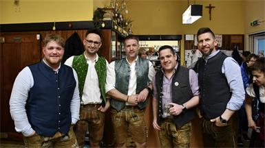 Die "Schwanzlmusik" beim Musikantenstammtisch in Walbersdorf.