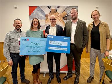 Die Spendensumme wurde geteilt und kürzlich übergeben.