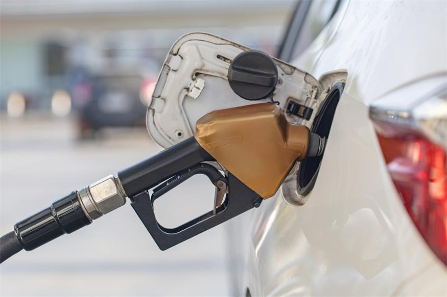 Die Spritpreise steigen. Die Autofahrerklubs erinnern an Beobachtungen, wonach man am Sonntag und am Montag meistens günstiger tanken kann.