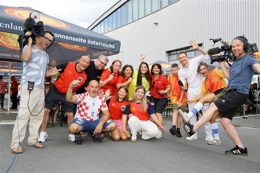 Die Teams der ORF-Sommerfest-WM: Mike, Tom, Ossy, Julia Nadine, Raffaela, Miriam, Jan, Kiki, Emilia Carina, Sebi und Max. 