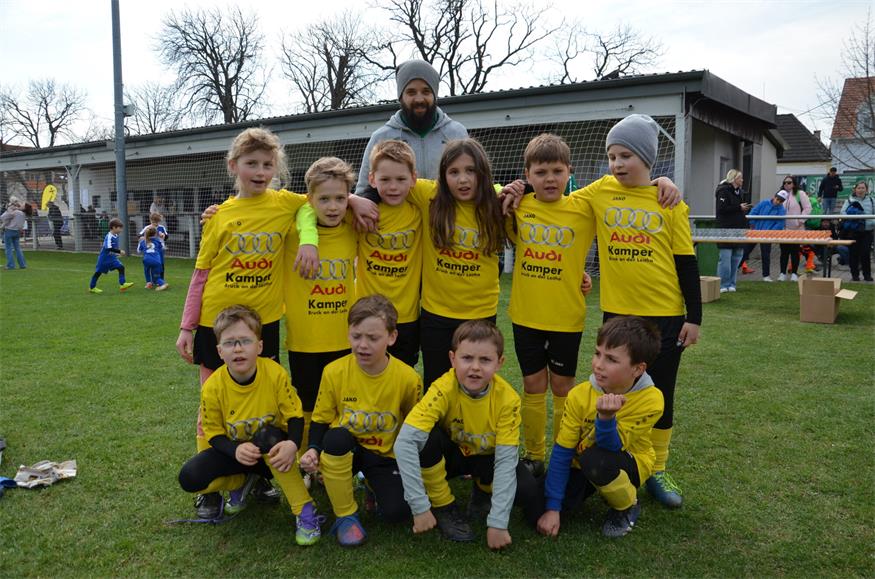 Die U8-Minis der Gastgeber freuten sich schon seit Wochen auf das allererste Turnier des Kalenderjahres. 