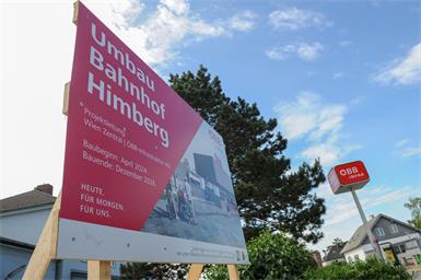 Die Umbauarbeiten am Bahnhofgelände in Himberg werden bis Ende 2026 dauern. Sie sorgen in den nächsten Monaten für massive Beeinträchtigungen des Bahnverkehrs an der Ostbahnstrecke.