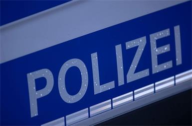 Die Verdächtigen stahlen in der Nacht von 14. auf 15. August 2026 zunächst am Bahnhof Bruckneudorf einen E-Scooter und zwei Fahrräder. 
