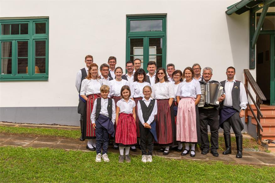 Die Volkstanzgruppe Glasing begeisterte mit ihren Tänzen. 