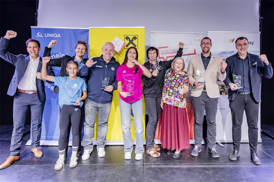Die ausgezeichneten Vereine beim 14. SPORTUNION Jugendförderpreis im Eisenstädter E_Cube mit SPORTUNION Präsidentin Karin Ofner und Geschäftsführer Patrick Bauer. 