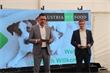Die beiden Geschäftsführer von Austria Pet Food, Bernd Berghofer und Andreas Obe...