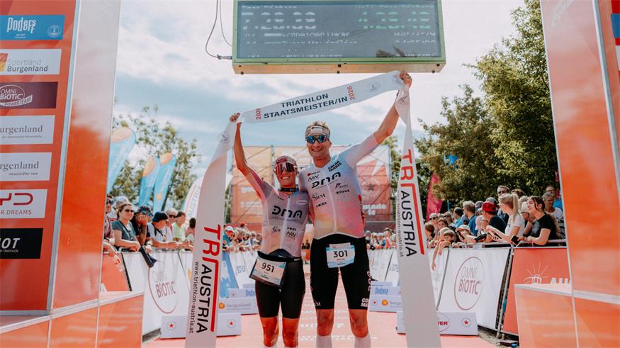 Die beiden Staatsmeister: Anna Pabinger (l.) finishte in 03:59:43 Stunden, Michael Weiss (r.) in 03:32:24 Stunden. 