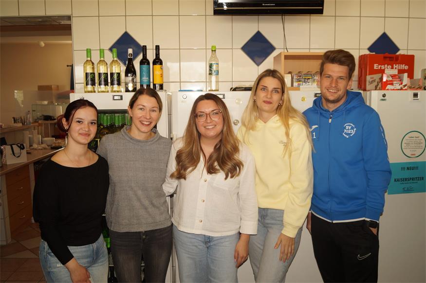 Die fleißigen Helfer Jessi, Hannah, Victoria, Isabel und Kevin.