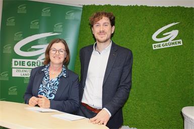 Die grüne Klubobfrau Margit Paul-Kientzl und Abgeordneter Philip Juranich.