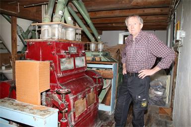 Die jüngsten Walzenstühle sind um die 100 Jahre alt, einzig Verschleißteile wurden zwischendurch ausgetauscht, weiß Julius Schedl.