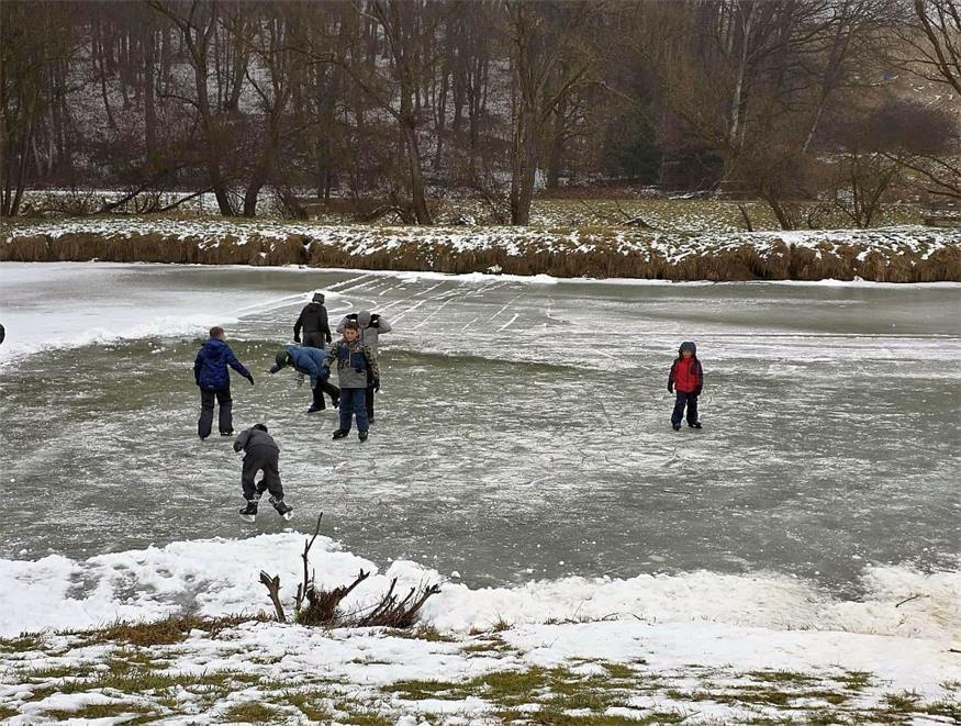 Die winterlichen Bedingungen freuen natürlich auch die Neuberger Kids.