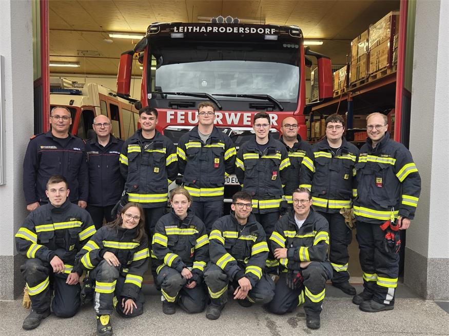 Diese Mitglieder der Feuerwehr Leithaprodersdorf waren bei der Atemschutzleistungsprüfung in Bronze dabei. 