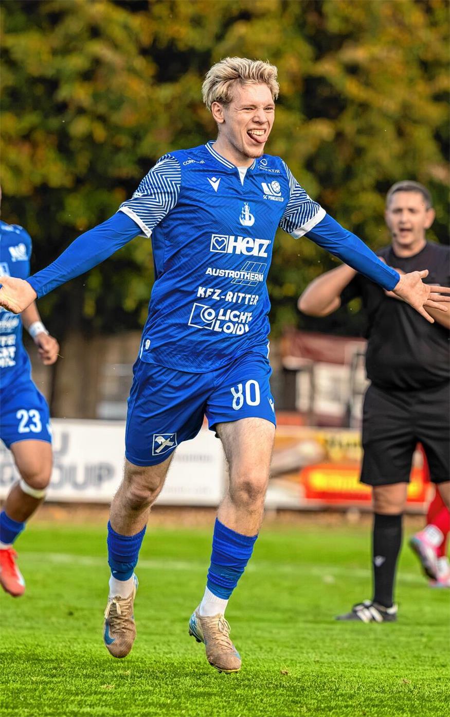 Verletzungssorgen, Youngsters und ein kurioser Kartenrekord Diesen Jubel will Thomas Pickl am Wochenende wieder auspacken. Nach dem 0:7 im Cup gegen Oberwart brennt Pinkafeld auf Wiedergutmachung und möchte im Duell mit dem Pinkafelder Halbturn-Trainer Peter Herglotz drei wichtige Punkte holen.